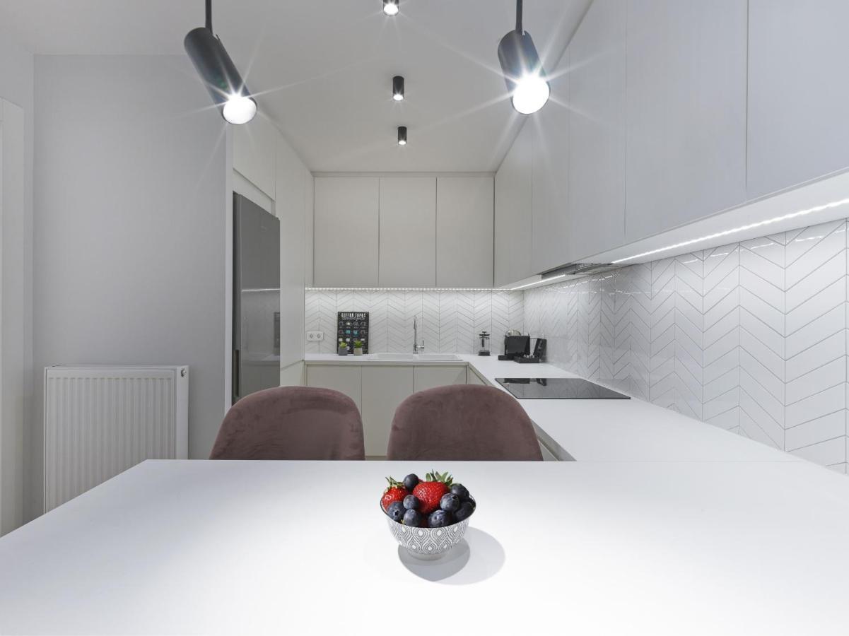 Fresh, New & Ready For You! Rnvtd In Koukaki! Apartment *